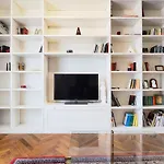 Primopiano - Cantoni Apartman *